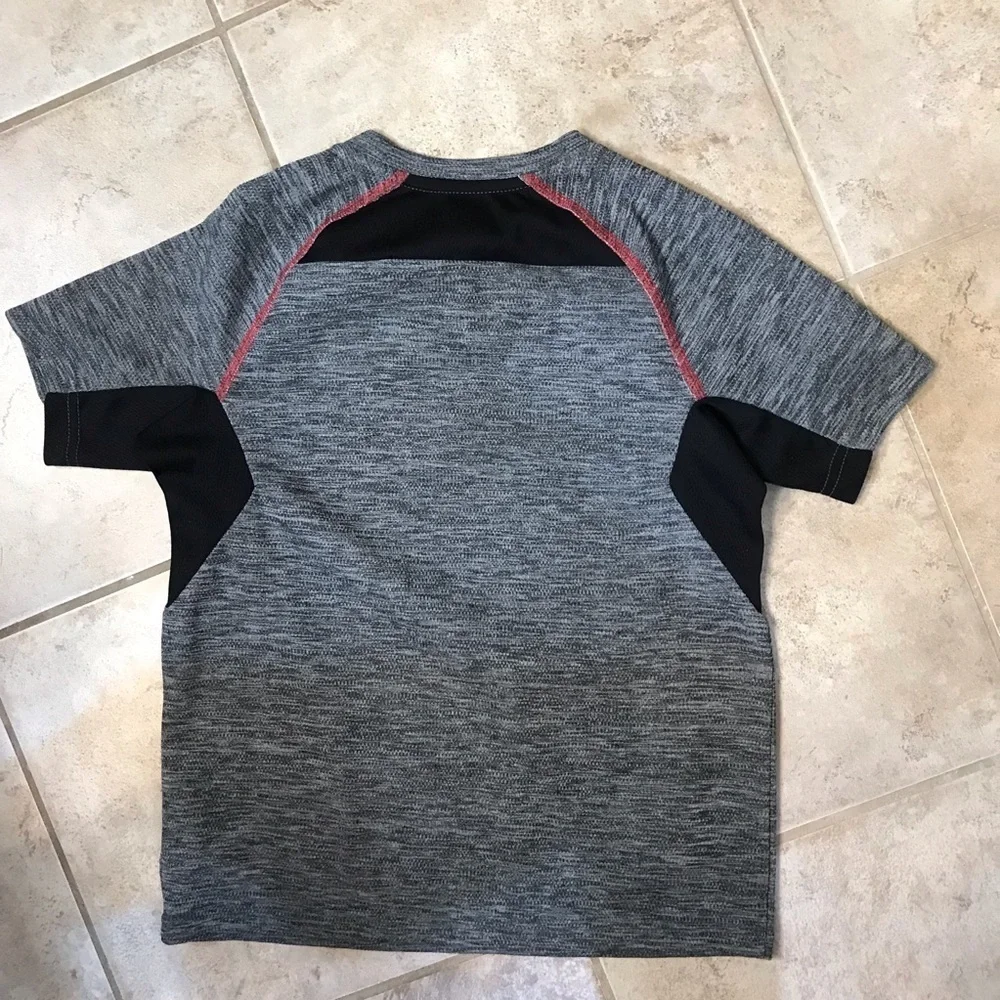 🛹OLD NAVY Go Dry Top